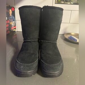 UGG Women’s/ Girls Black Winter & Rain Boots, size 5